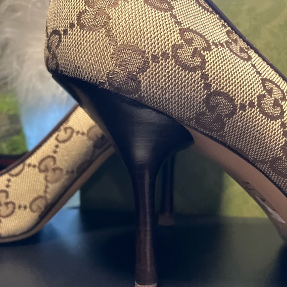 Gucci ! Worn once broken ankle . 8 B classic as u can get $350 - Picture 10 of 11